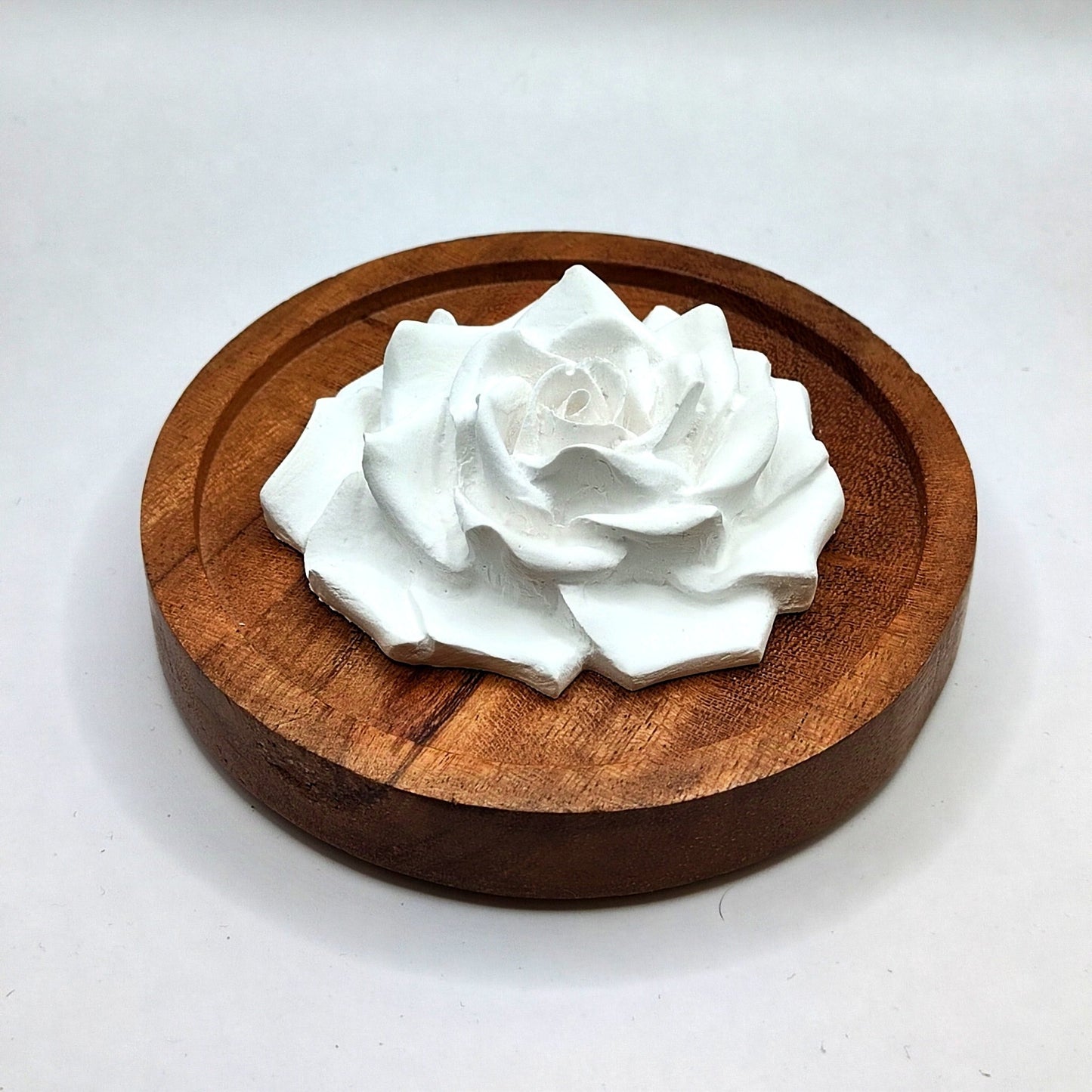 Elegante Duftstein - ROSE mit Holztellerchen, für ätherische Öle in Schränken, Schlafzimmer und anderen Räumen - Wunderkraft.bio