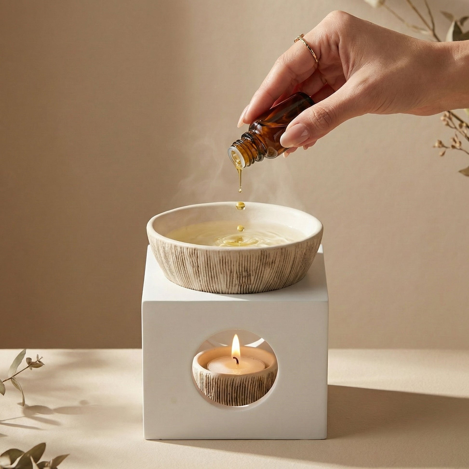 Duftlampe aus weißem Holz in Spa - Optik mit weißer Keramikschale - Wunderkraft naturals