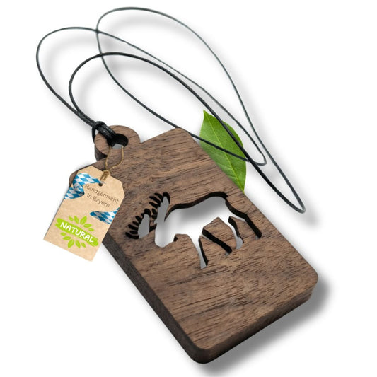 Holz Anhänger für ätherische Öle "ELCH", Duftbaum aus Nussbaumholz mit Filzpad fürs Auto - Wunderkraft naturals