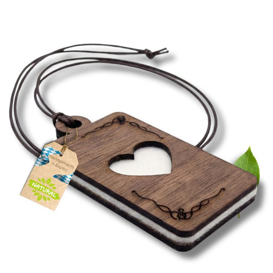 Holz Anhänger für ätherische Öle "HERZ", Duftbaum aus Nussbaumholz mit Filzpad für Duftöle - Wunderkraft naturals