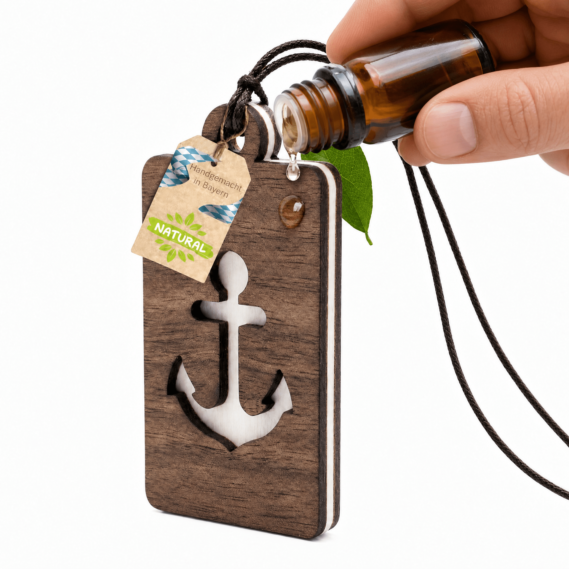 Holz Duftbaum für ätherische Öle "ANKER", Anhänger aus Nussbaumholz mit Filzpad für ätherische Öle - Wunderkraft naturals