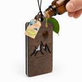 Holz Duftbaum für ätherische Öle "BERGE", Anhänger aus Nussbaumholz mit Filzpad für Duftöle - Wunderkraft naturals