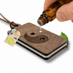 Holz Duftbaum für ätherische Öle "YINYANG", Anhänger aus Nussbaumholz mit Filzpad für Duftöle - Wunderkraft naturals