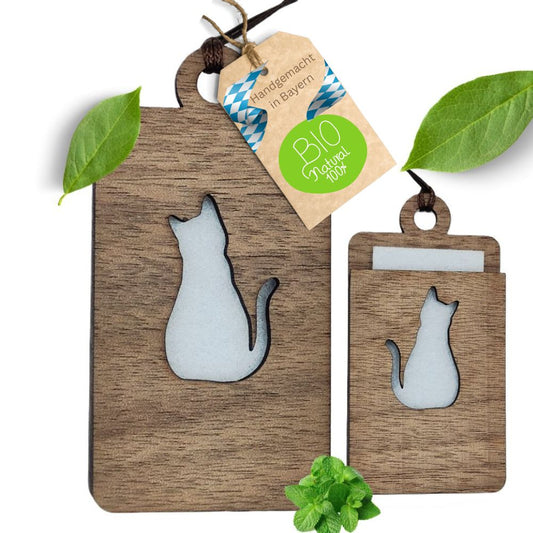 Holz Lufterfrischer "KATZE", Duftbaum aus Nussbaumholz mit Filzpad fürs Auto - Wunderkraft.bio von Wunderlampe.bio