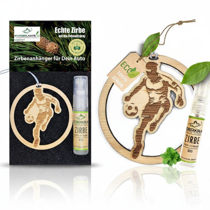 Zirben Duftbaum Anhänger "Fussballer", Lufterfrischer inkl. 5ml Bio Zirbenspray - Wunderkraft.bio von Wunderlampe.bio